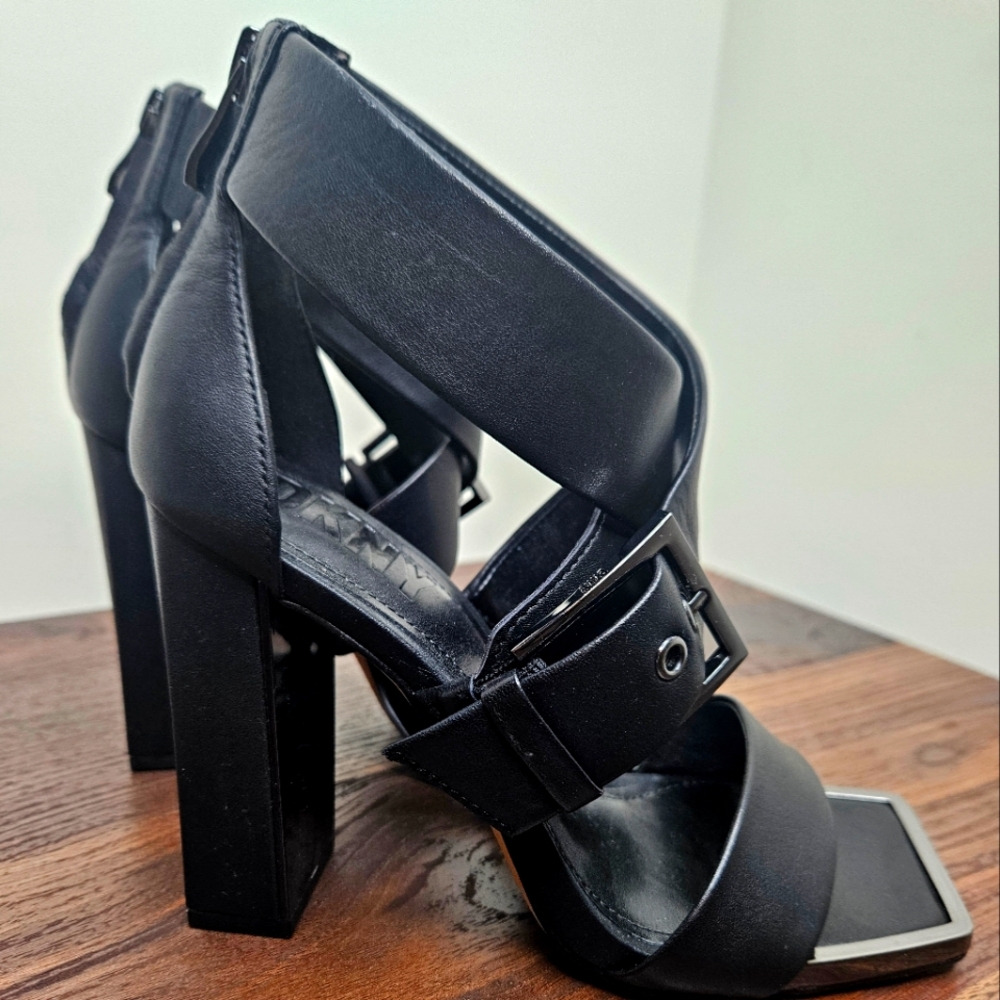 DKNY Revelyn Dress Heel Sandals | Black | Size 7
